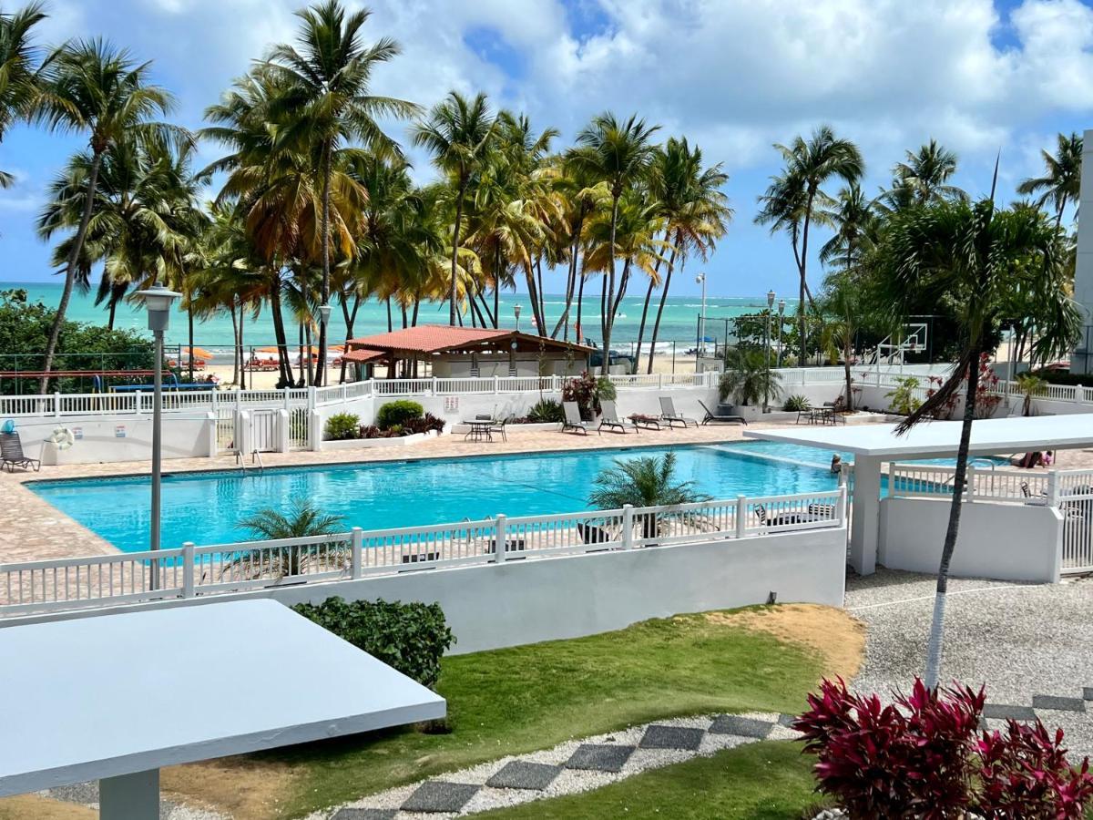 Hobie Oceanfront Apartment At Isla Verde Сан-Хуан Экстерьер фото